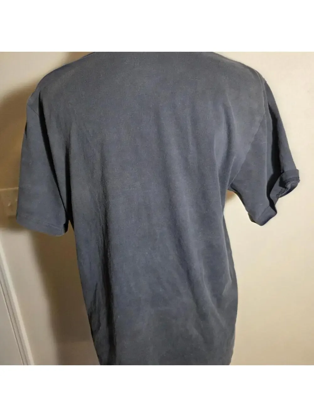 black‎ levi’s tee 💚
